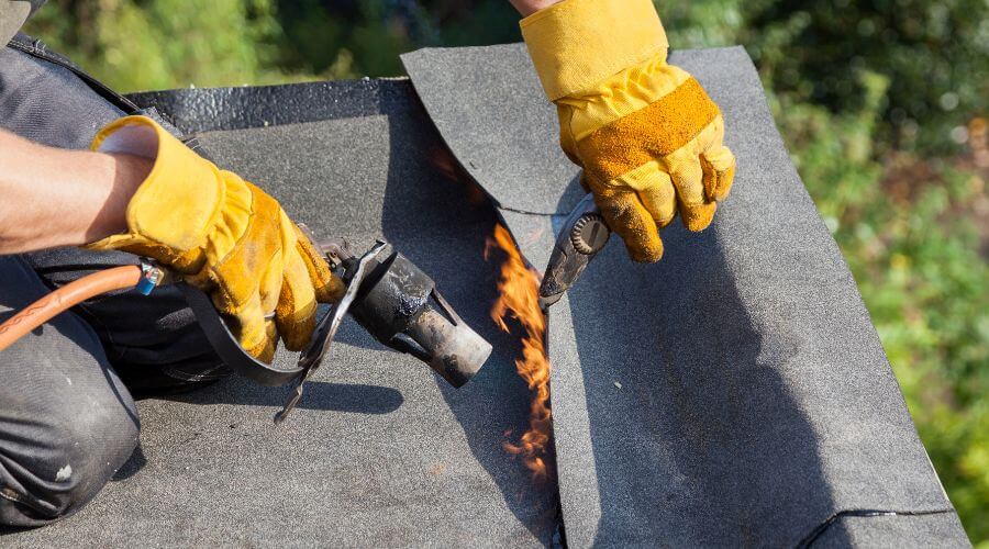 Professional gutter cleaning in Littleton, CO